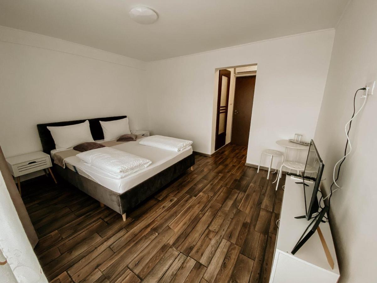 Paulaapartment&Rooms Oradea Exterior foto