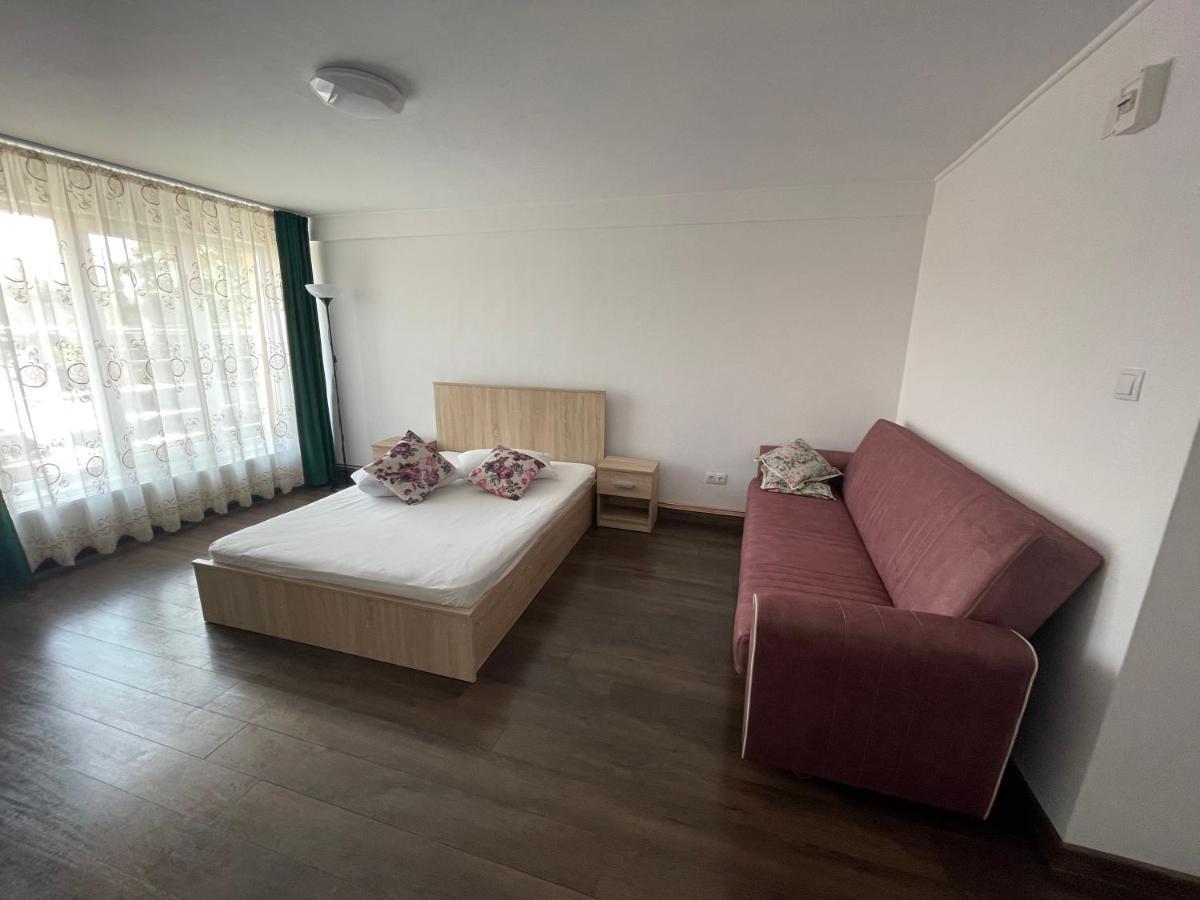 Paulaapartment&Rooms Oradea Exterior foto